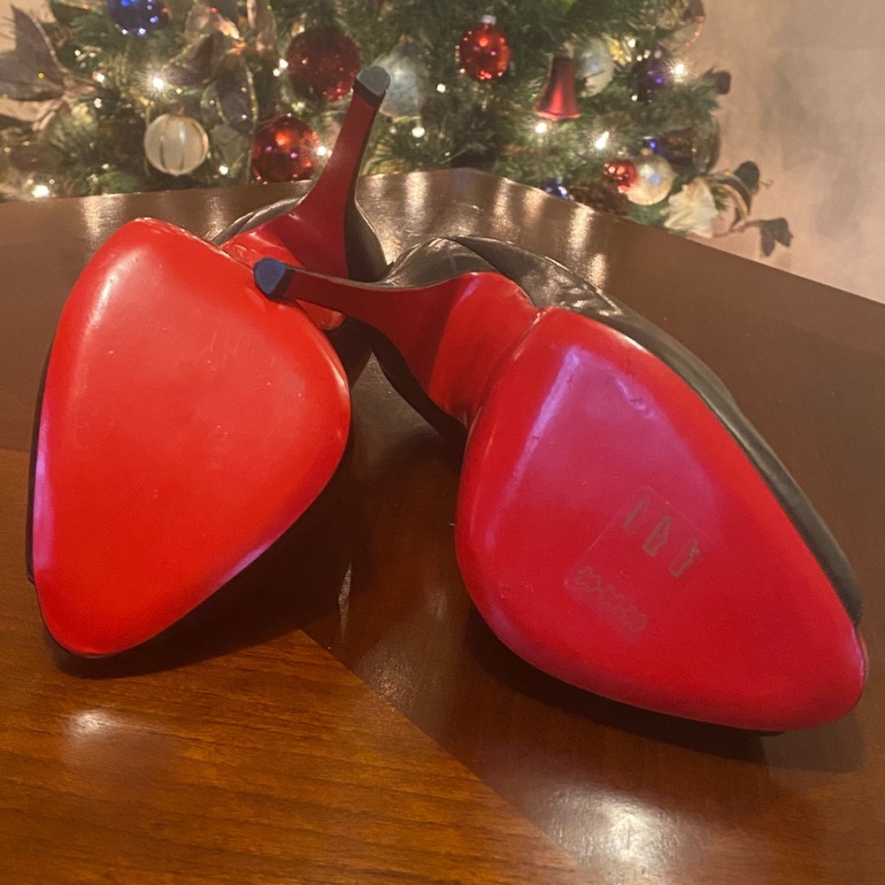 Heels - Picture 3 of 6